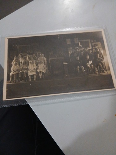 Unidentified children - unidentified, c